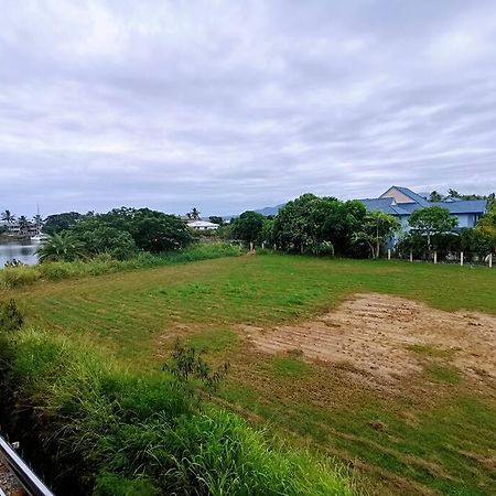 Master Bedroom In Shared Cozy River View Pool Apartment Nadi Exterior foto