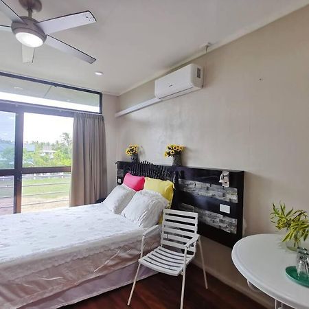 Master Bedroom In Shared Cozy River View Pool Apartment Nadi Exterior foto